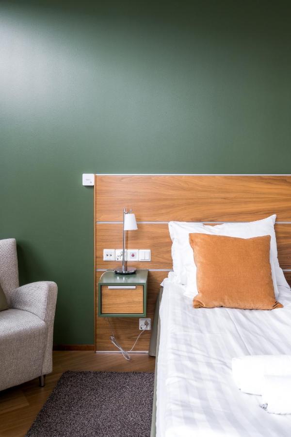 Hotel Hiisi Jaetkaesaari 3*